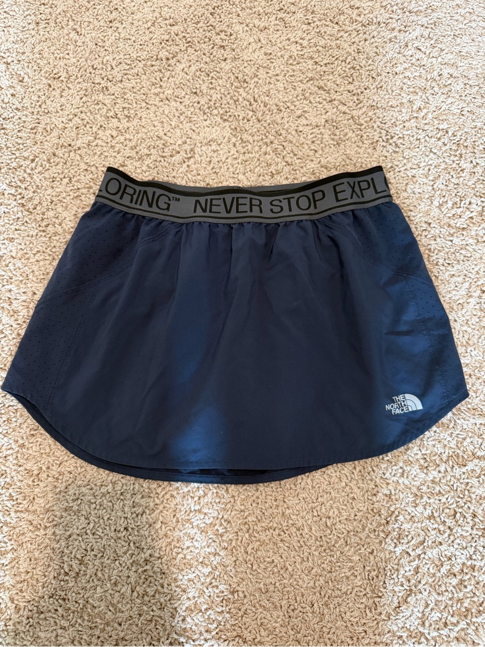 The North Face Womens Navy Active Skort - Performance Running Skirt. Size Small